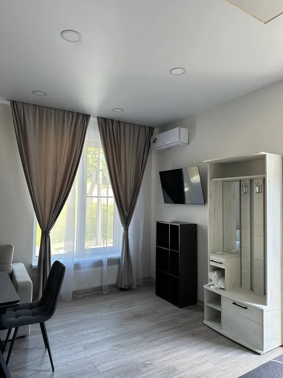 Дом с бассейном