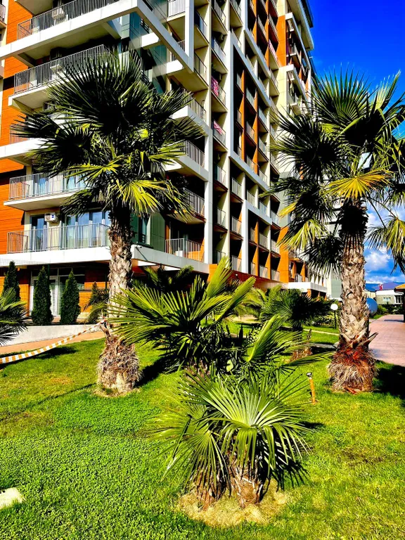 Светлая квартира с террасой рядом с морем