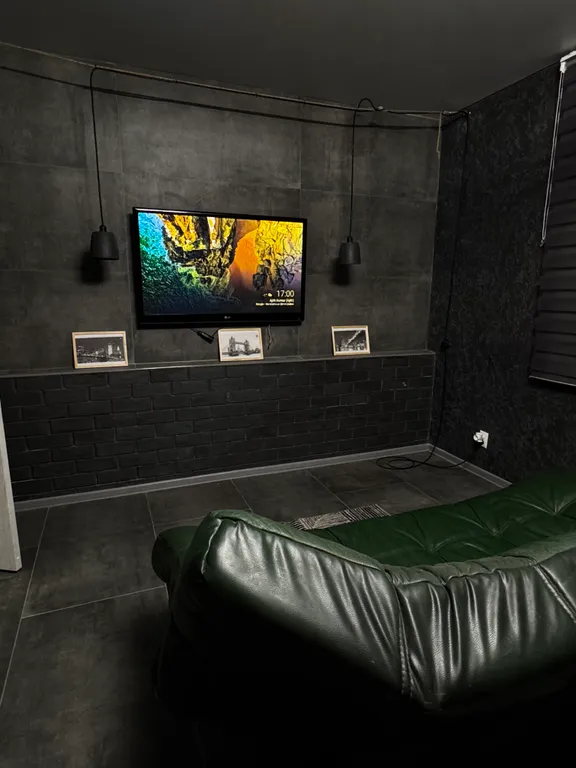 Дом в 1 километре от города