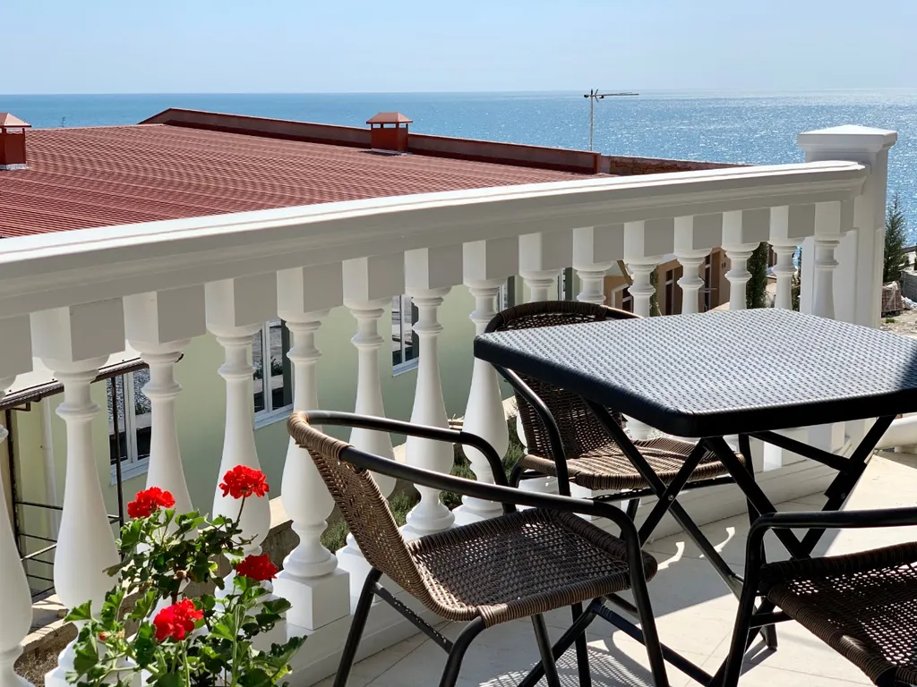 Квартира Апартаменты в Алуште с видом на море рядом с пляжем — аренда посуточно в Семидворье