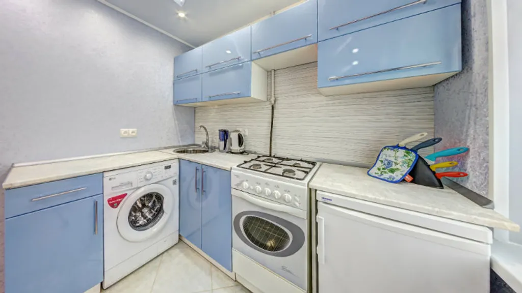 Евро двушка с джакузи в тихом центре