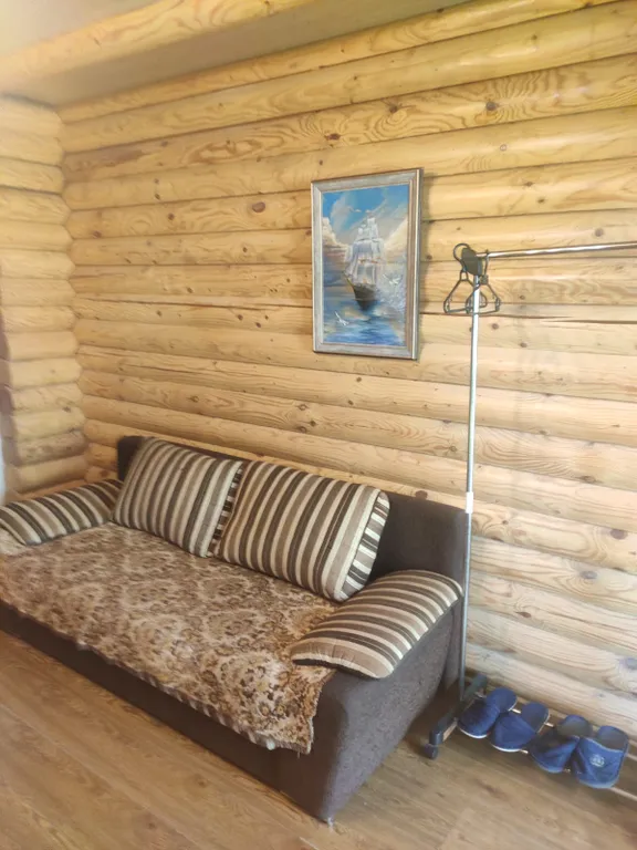 Отдельная квартира в частном гостевом доме ( из оцилиндрованногбревна)