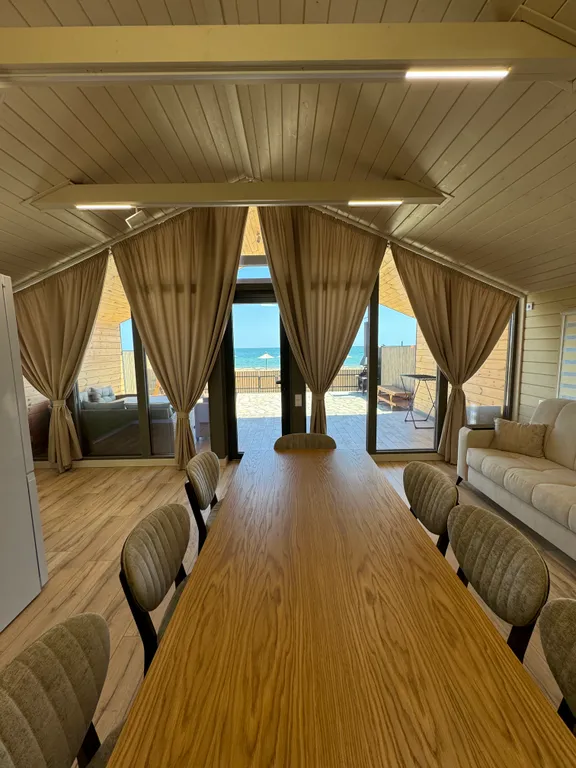 Просторный дом люкс у моря Акаро