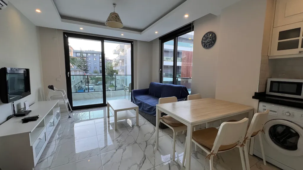 Alanya centre Kleopatra beach 100m to the sea