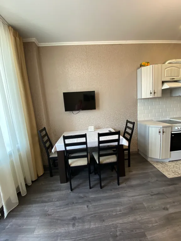 Тёплая уютная 2-х комнатная квартира с евроремонтом