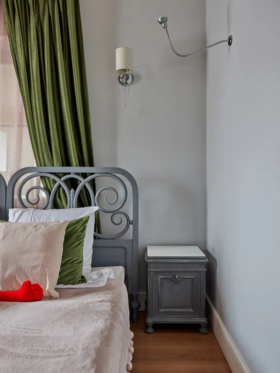 Красивый коттедж у озера для семьи в 20 минутах от города