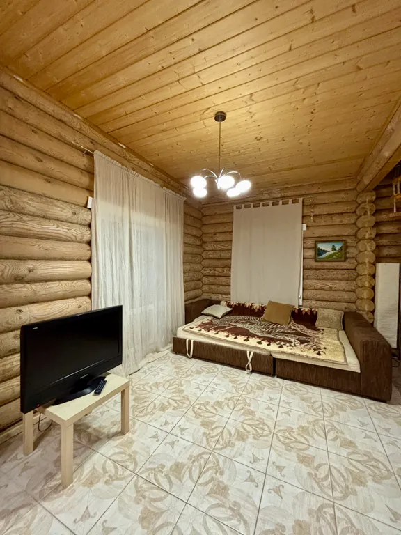 Уютный двухэтажный загородный дом с видом на Свиягу