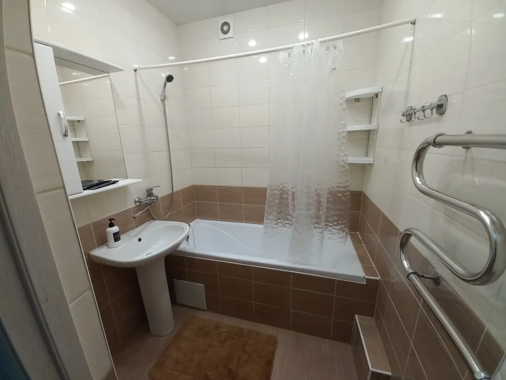 Квартира Просторная уютная 2 - комнатная квартира в новом доме — Элиста