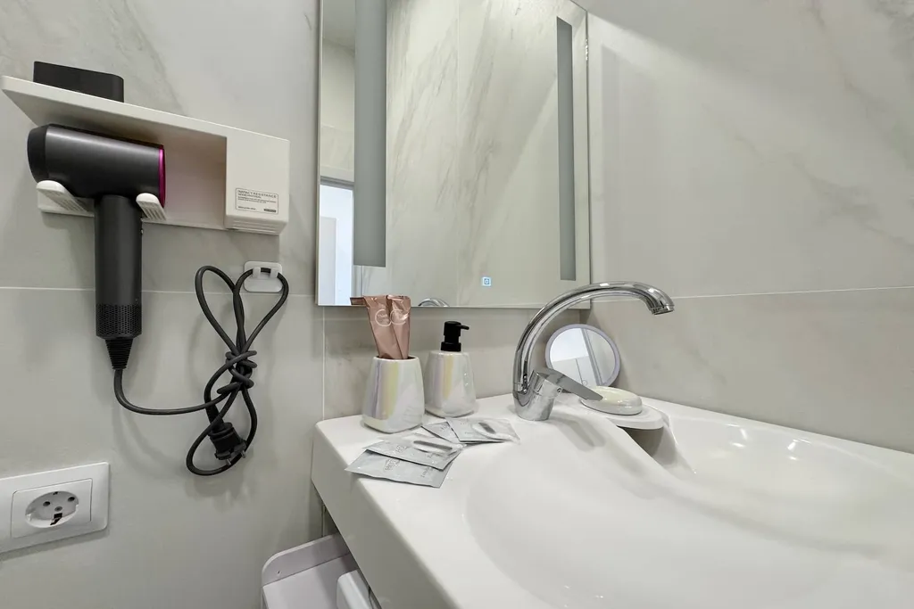 Красивая студия на берегу моря