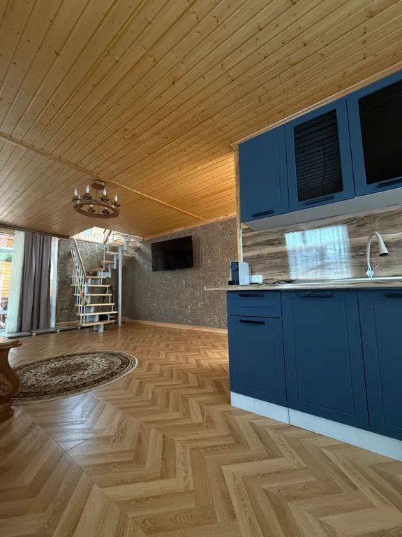 Коттедж с бассейном и парной и видом на Сулакский каньон