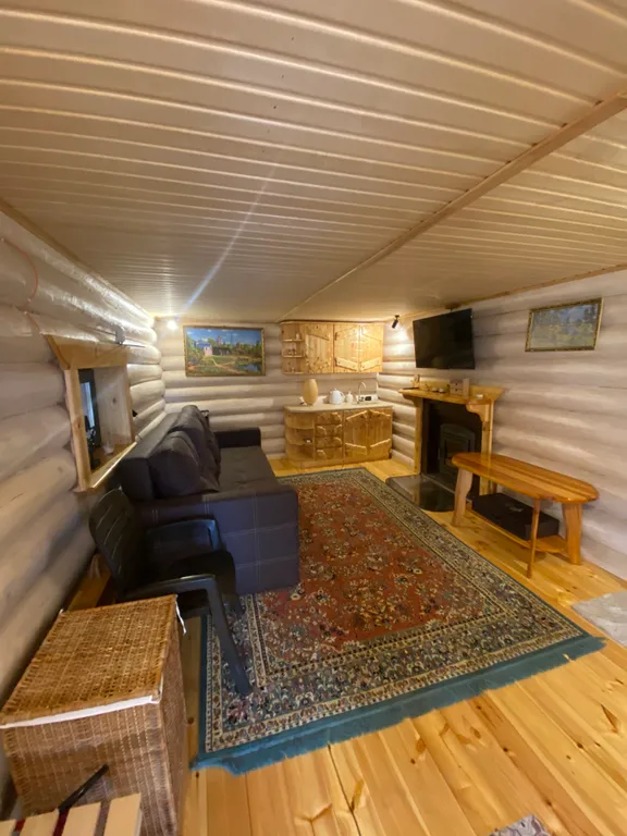 Сказочный дом в лесу