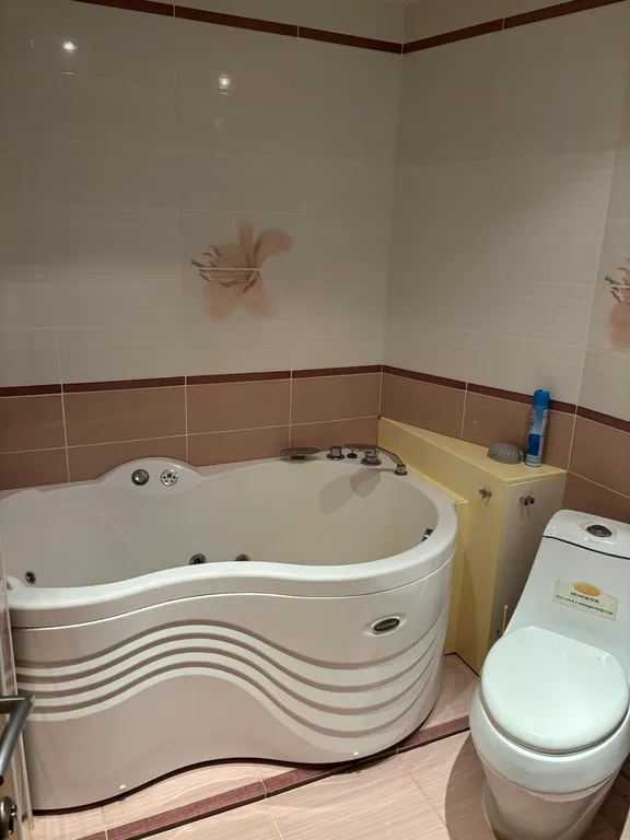 Двухкомнатная квартира на берегу озера Большой Еланчик