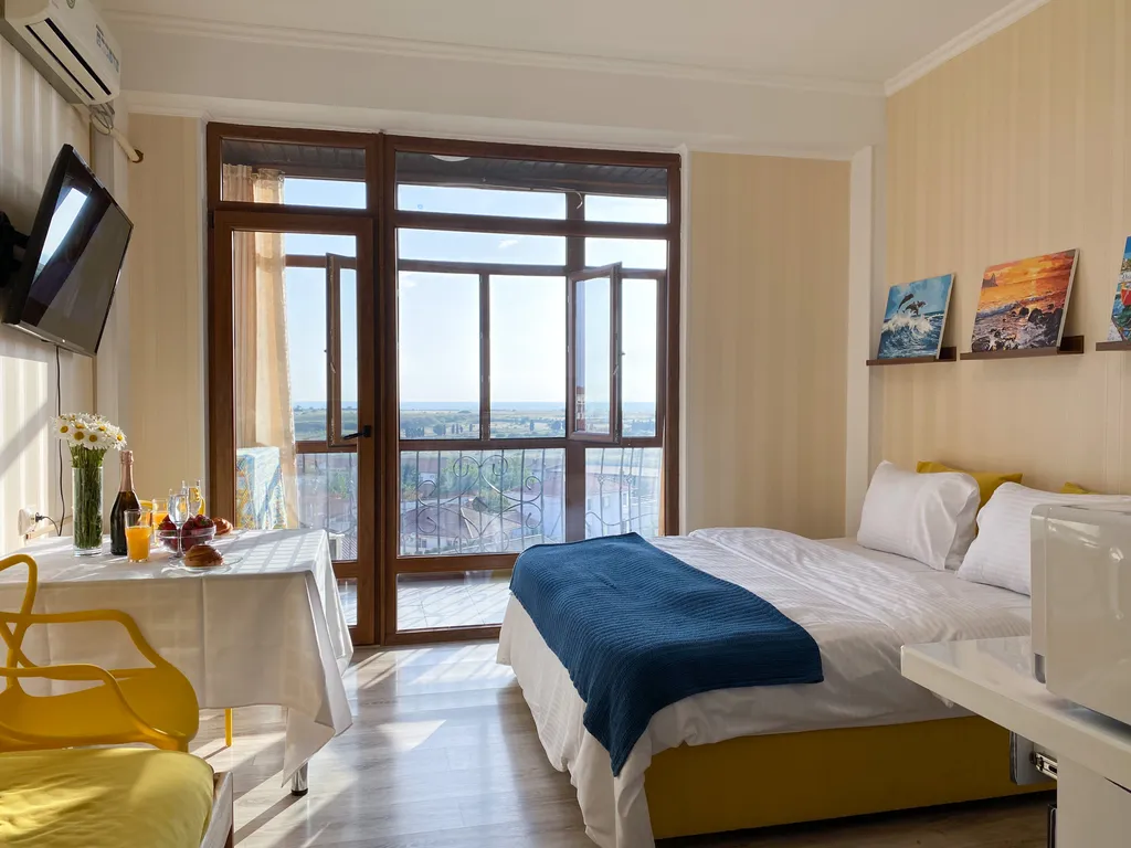 Квартира Квартира Видовая студия у моря с бассейном — Севастополь