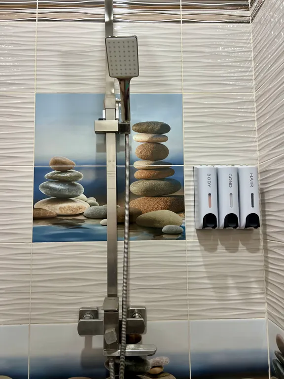 Новая квартира в центре города с видом на горы