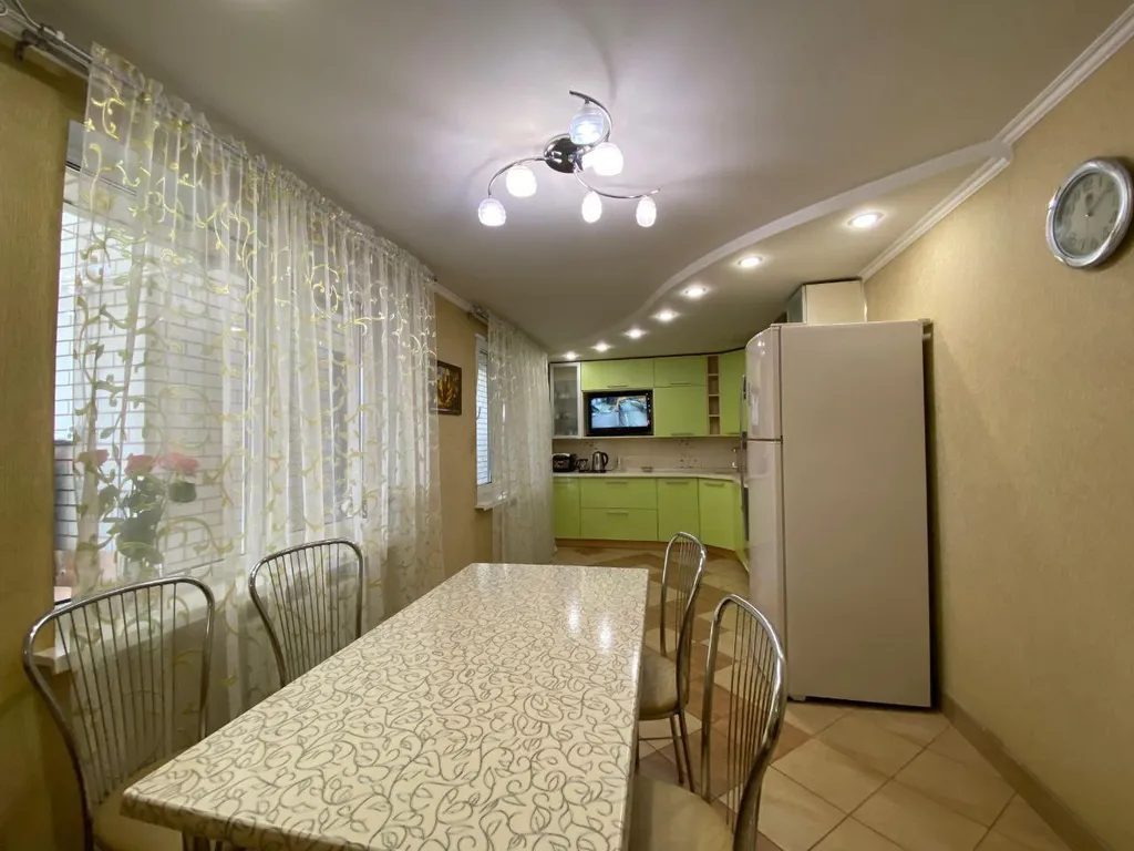 Просторное жилье у Сенного рынка