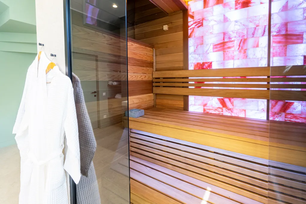 Дом с кедровой сауной и подогреваемым бассейном