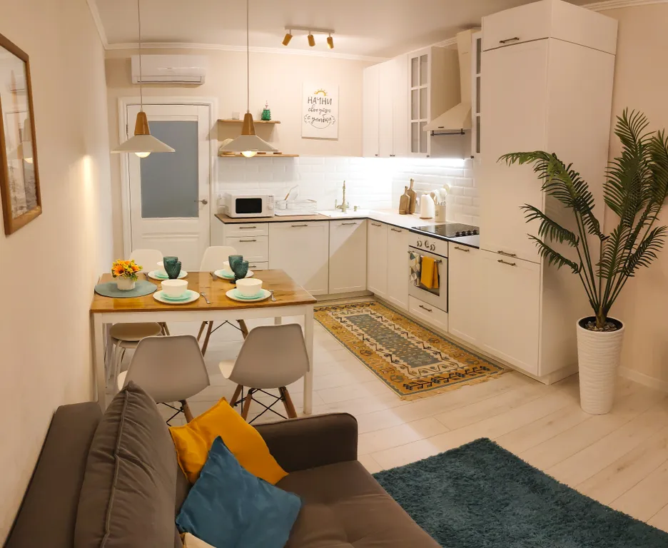 Квартира с 2 отдельными спальнями и кухней-гостинной недалеко от моря