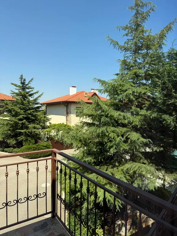 Апартаменты первая линия, Любимовка