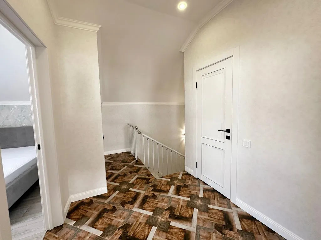 Современный коттедж вблизи дома