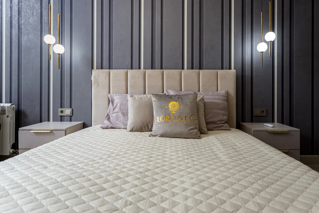 Дизайнерская трёххкомнатная квартира с панорамным видом Смоленска