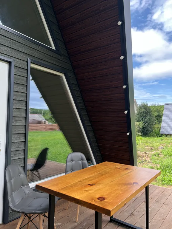 Дом A-frame у подножья горы