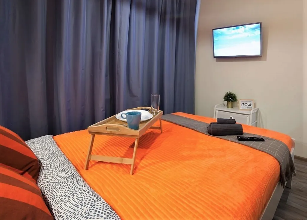 Студия на 2-х гостей возле метро «Красный проспект»