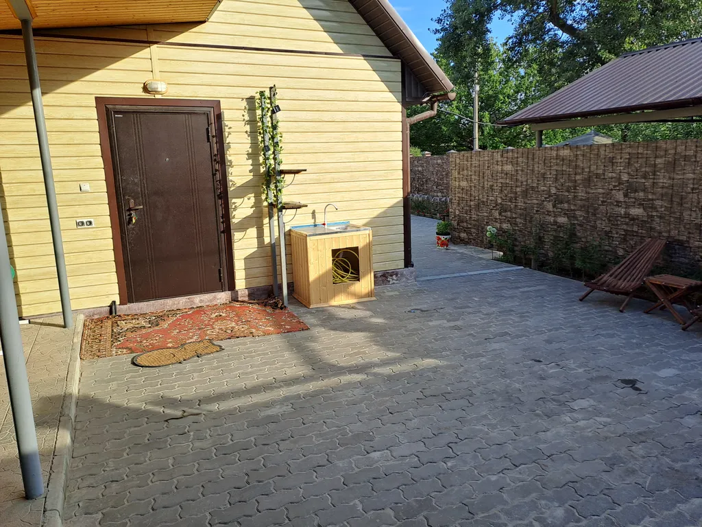 Дом у Денежного озера