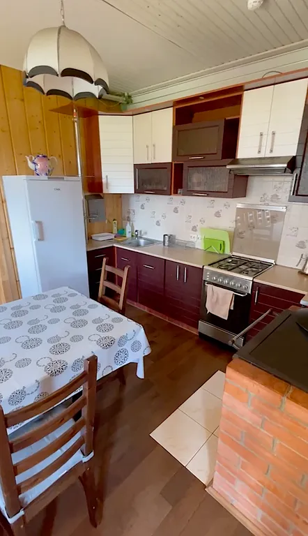 Коттедж на компанию