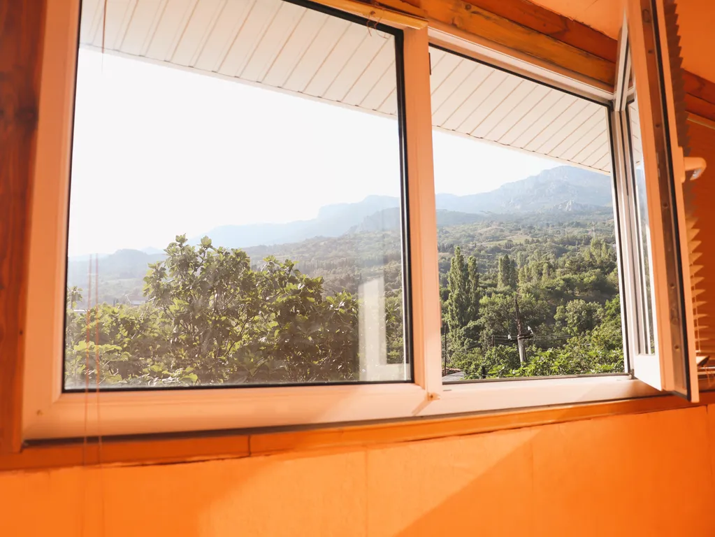 Просторный и уютный семейный номер с лоджией у моря