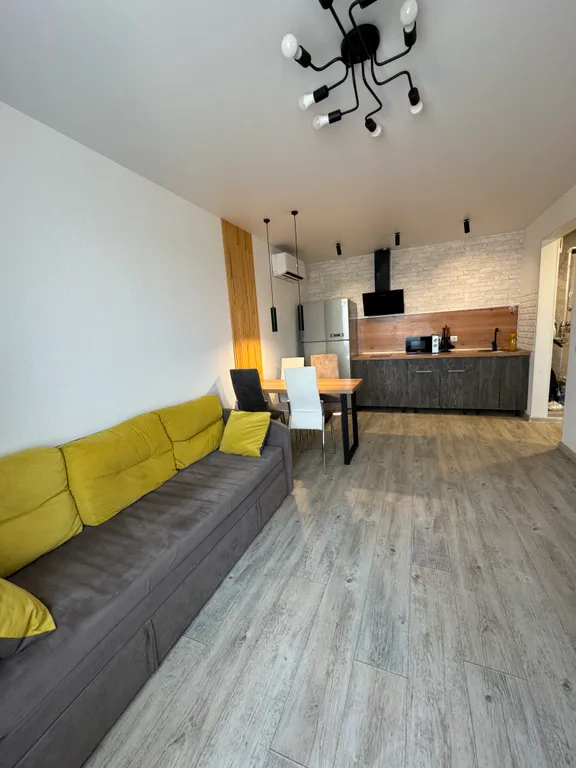 Квартира Двухкомнатная в центре города — аренда посуточно в Артём