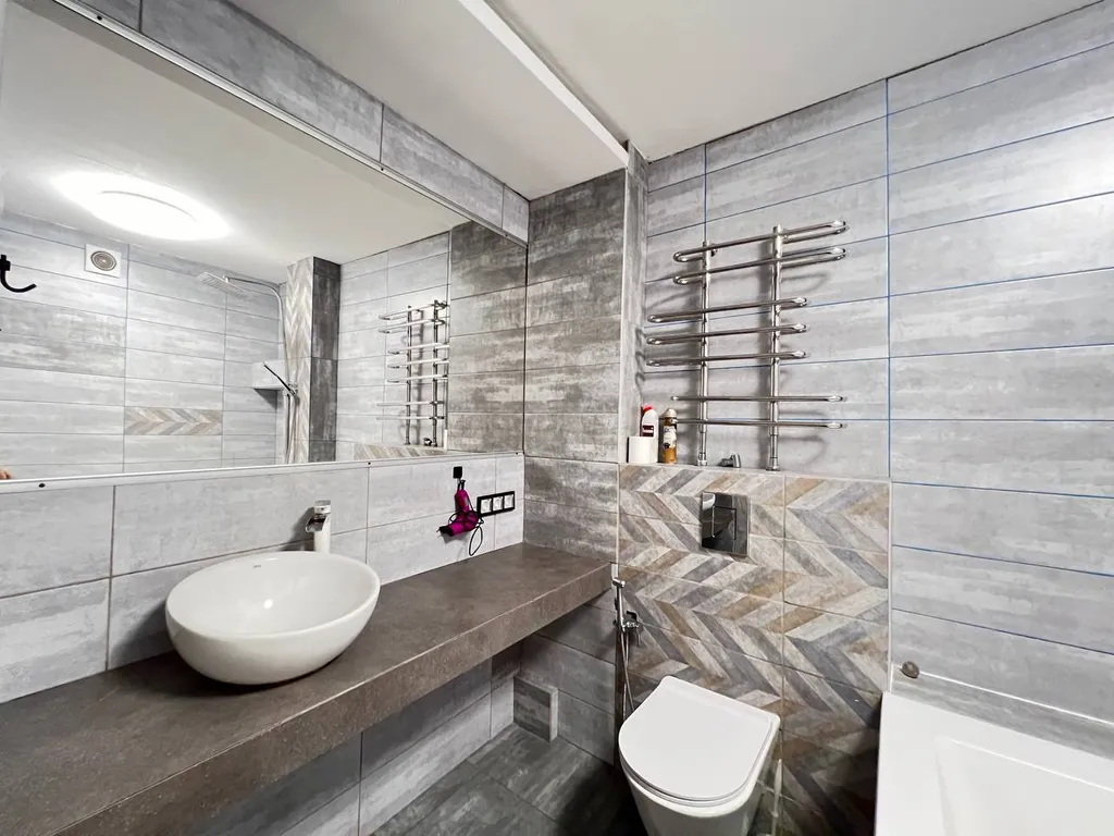 Трехкомнатная с оригинальным дизайнерским ремонтом ЦЕНТР