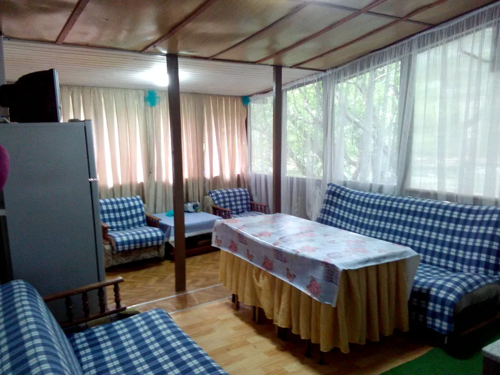 Уютный двухкомнатный домик в лесу