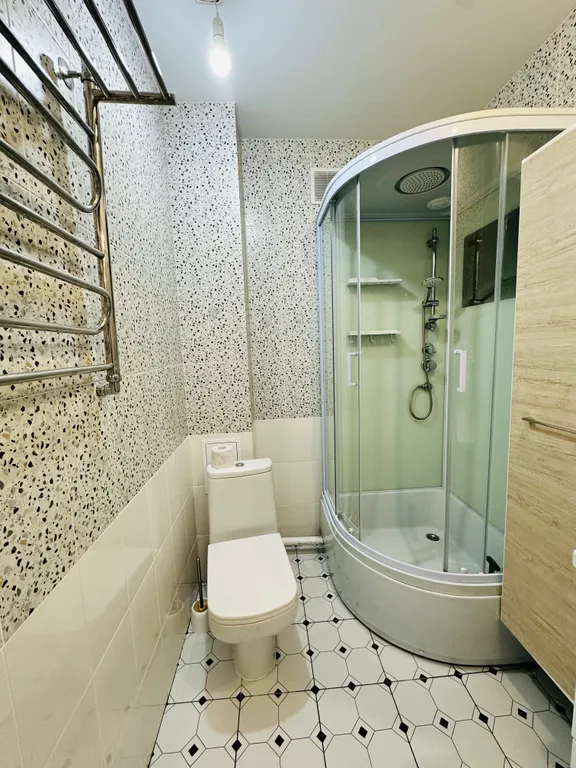 Квартира с кондиционером,бетонным потолком в 5-ти минутах от монастыря