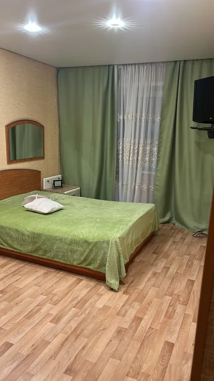 Уютная однокомнатная квартира в центре города — аренда посуточно в Ачинск