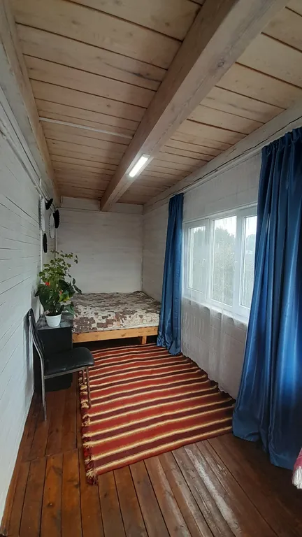 Домик у дуба