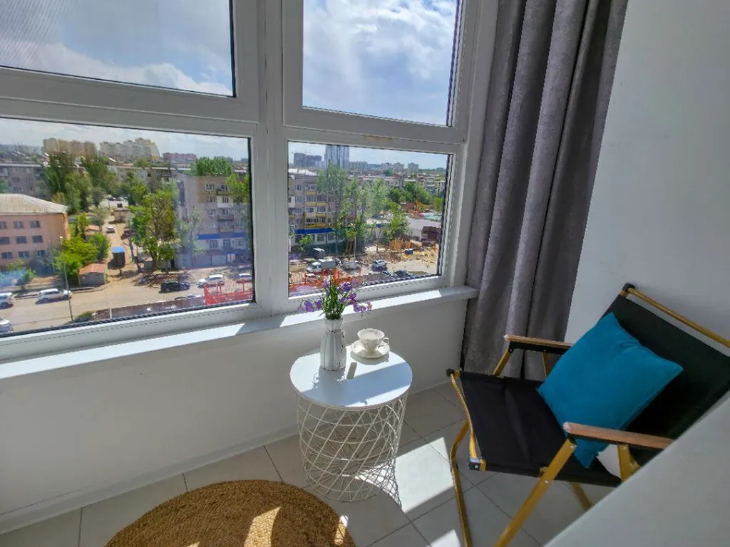 Уютная квартира с закрытым двором и парковкой (уютный дом)