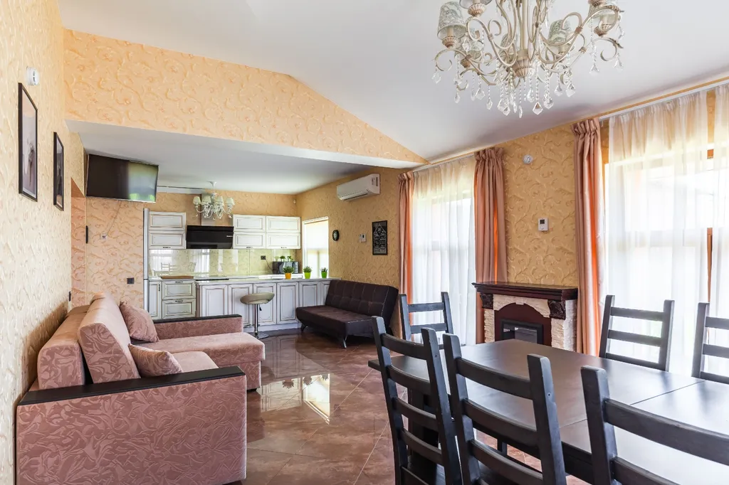 Коттедж с бассейном