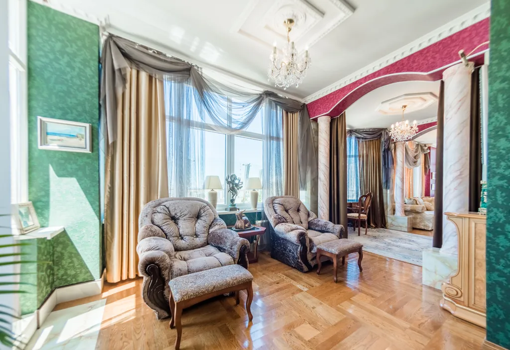 Пентхаус с бассейном и видом на море