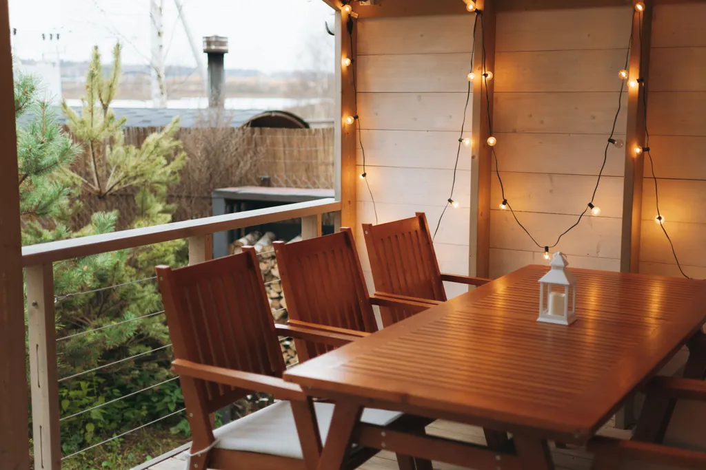 Дом с баней и чаном у воды и леса бохо