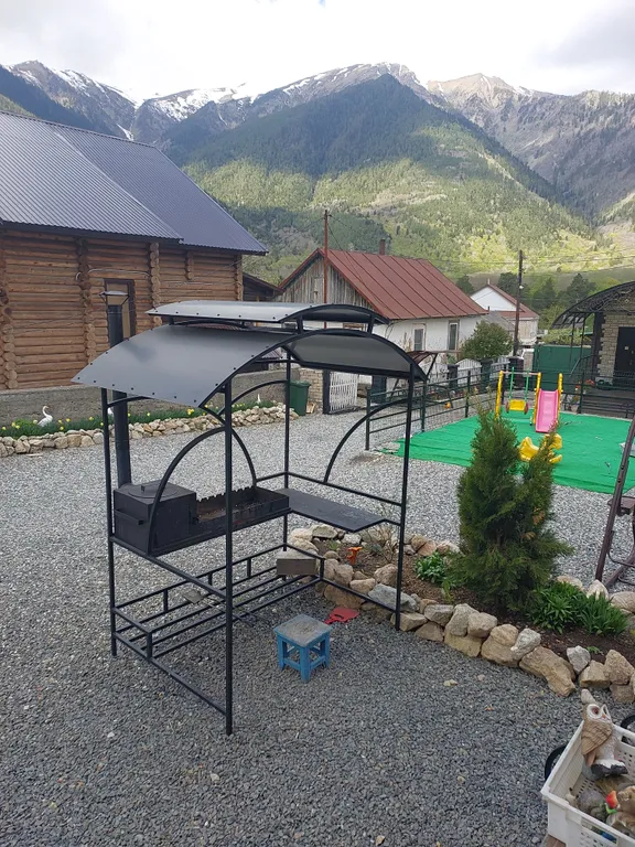 Уютный коттедж с видом на горы