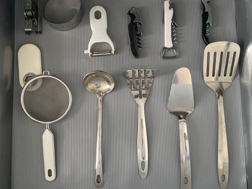 Гостевой дом среди леса с видом на озеро и город