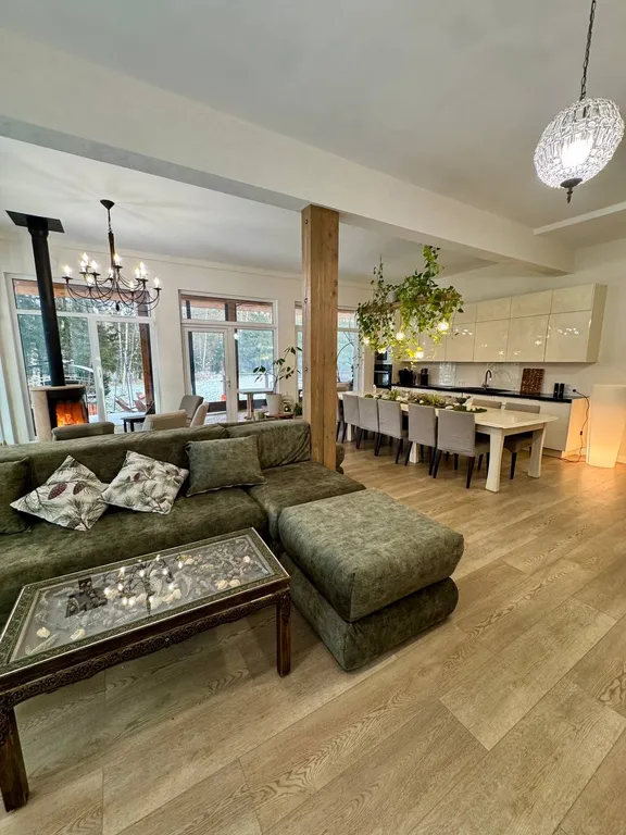 Уютный дизайнерский дом с сауной у самого леса