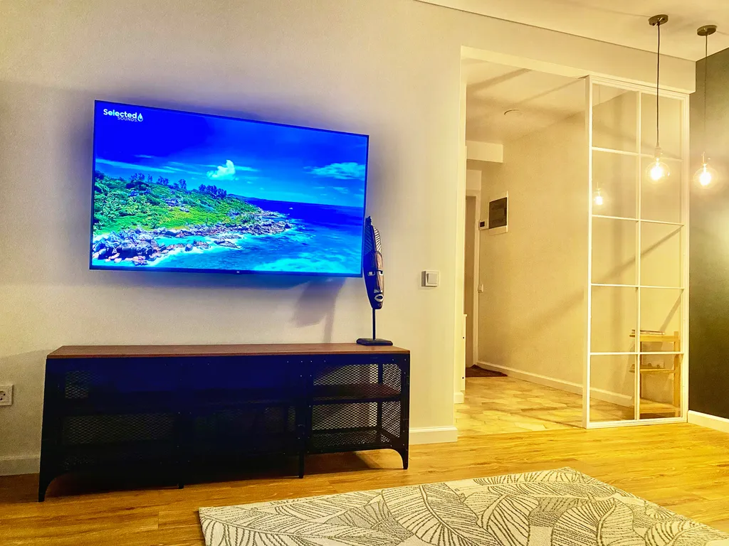 Уютно, тепло и рядом метро