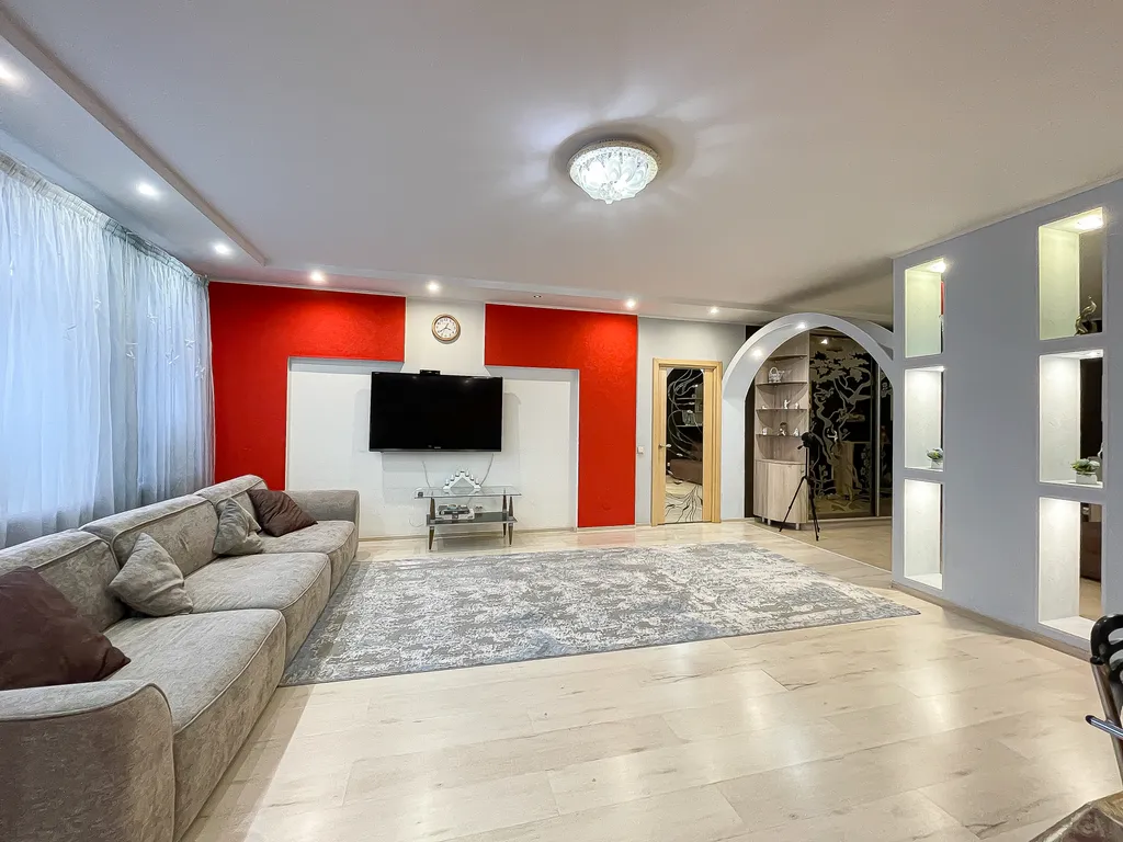 Просторная квартира в центре с видом на залив и замок