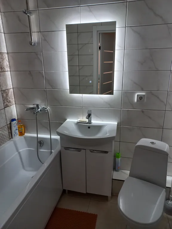 Любимый уголок у глобуса