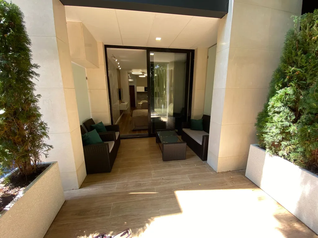 Апартамент в центре Сочи с большим бассейном у моря