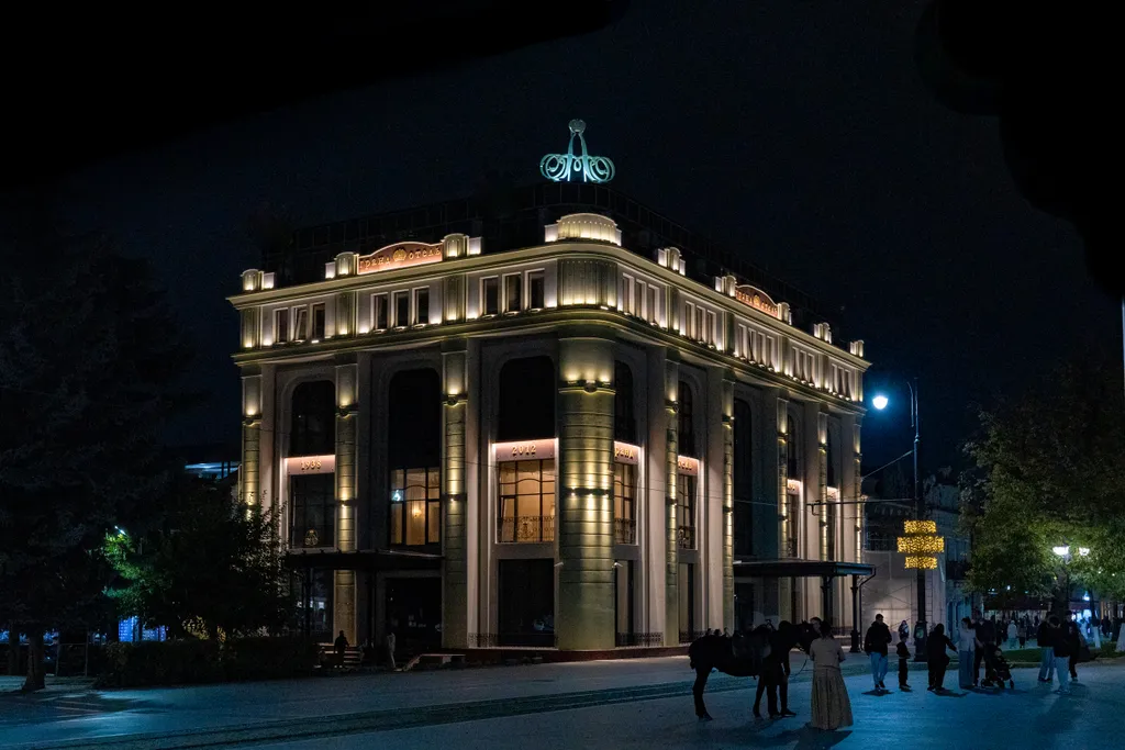 Двухкомнатная квартира в центре города.