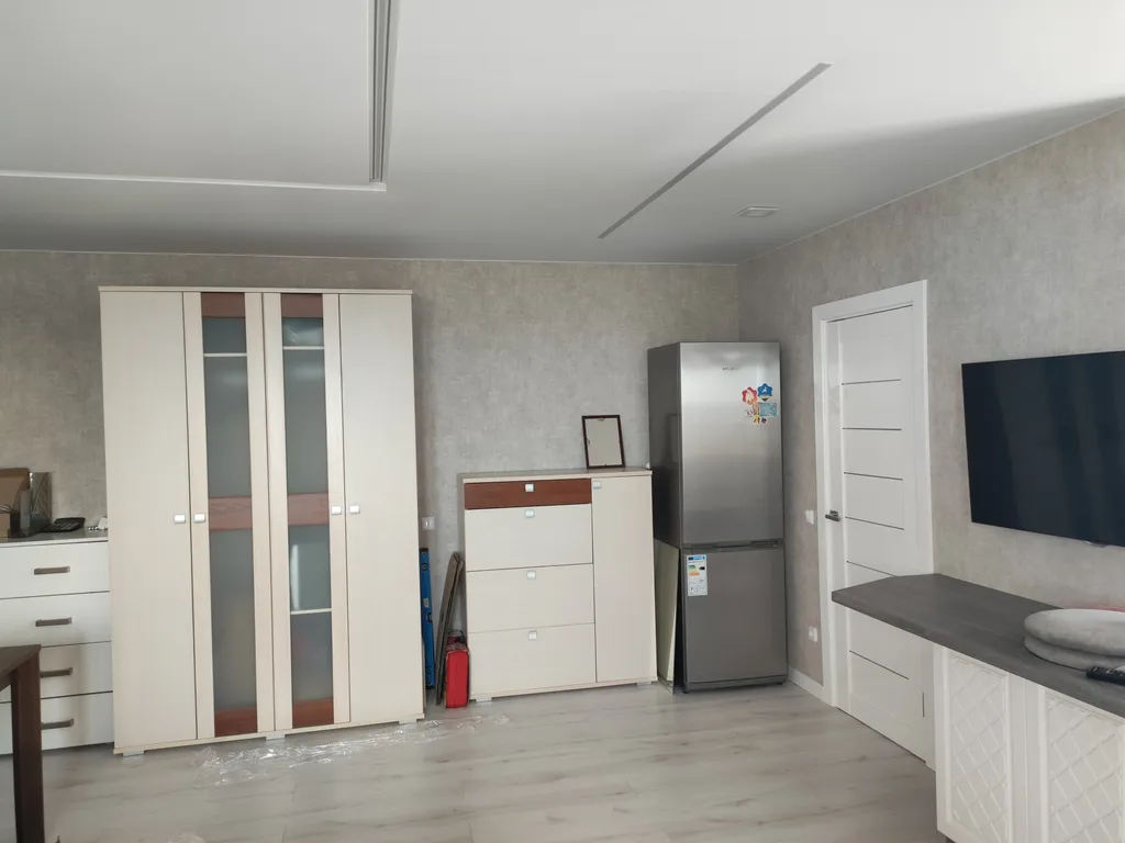 Новая студия с двумя разделенными большими спальными местами