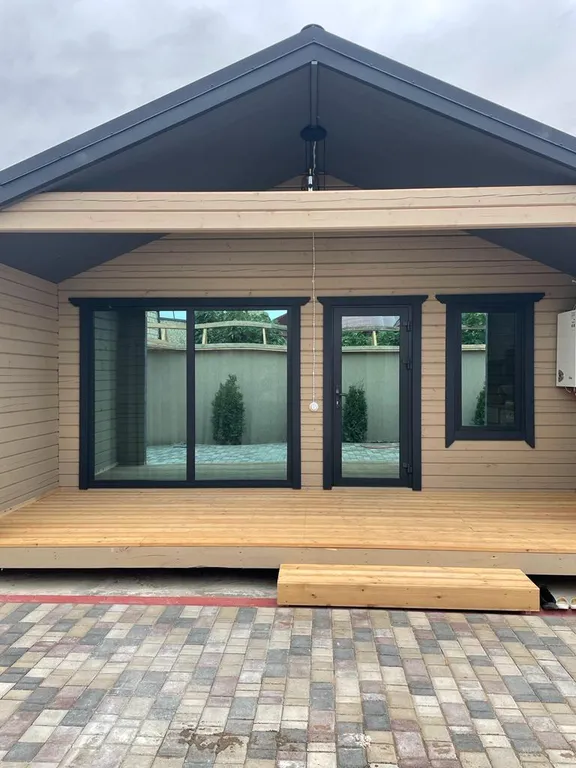 Домик у Каспийского моря