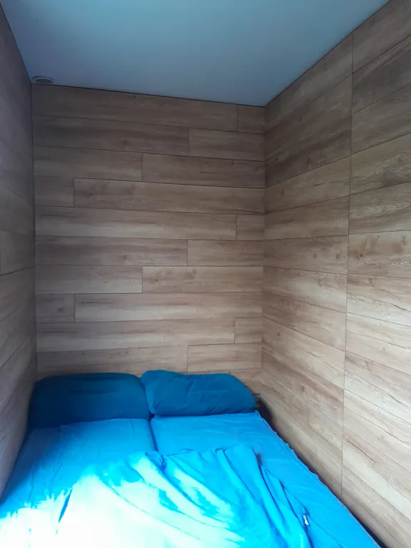 Коттедж в центре, ванны нет, зал и 3 спальни